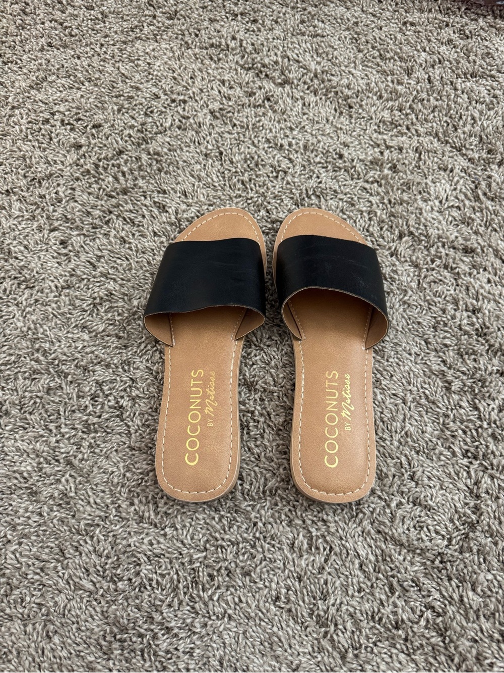 Coconuts by Matisse Black Slide Sandals with Tan Insole